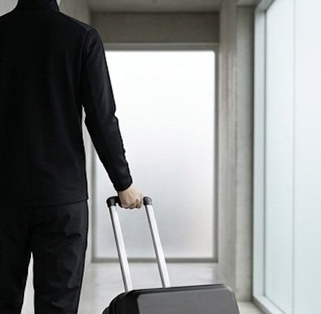 Valise cabine CABYN noire rigide en ABS, 52x38x21cm, serrure TSA, 4 roues multidirectionnelles, trolley réglable.